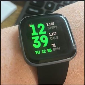 Fitbit Versa 2 barely used with charger